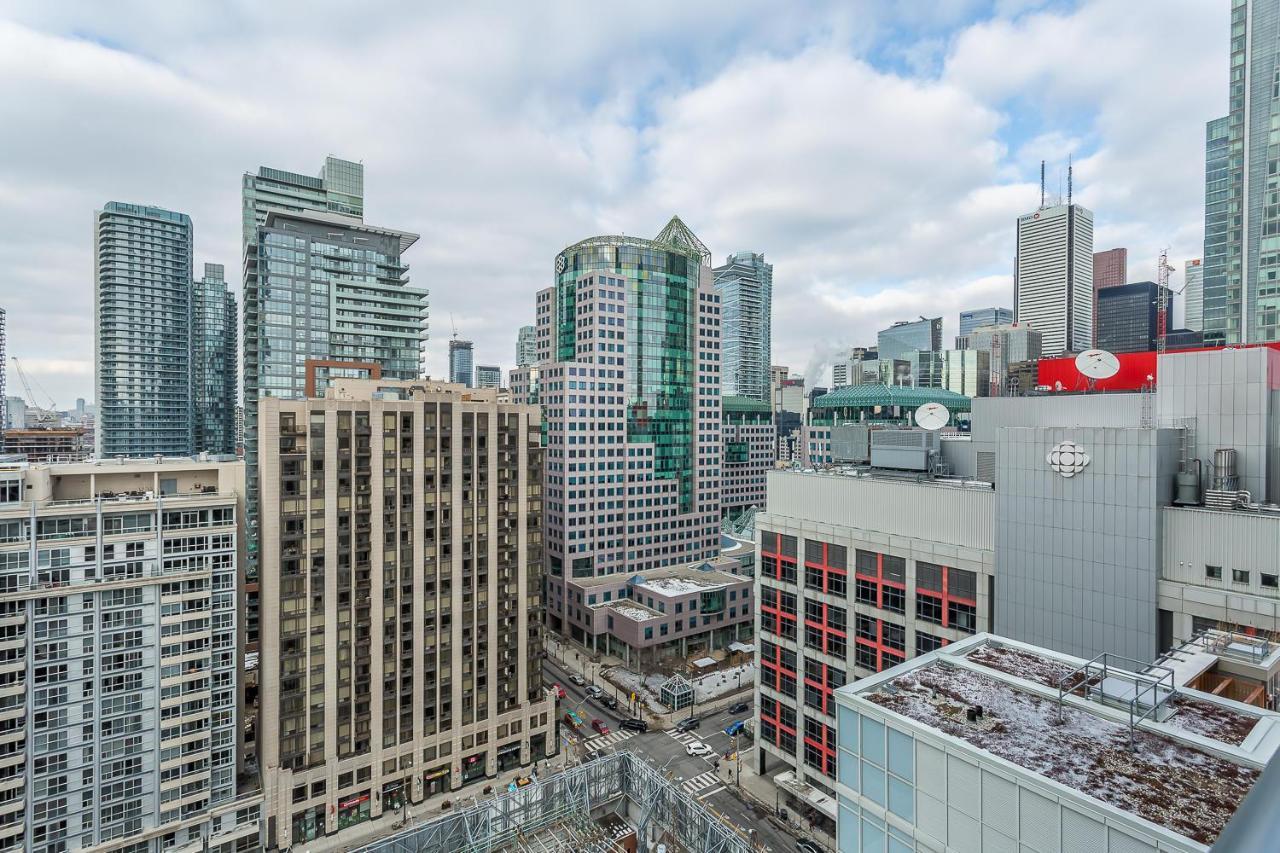 Toronto Rooms And Suites Condos Exterior photo