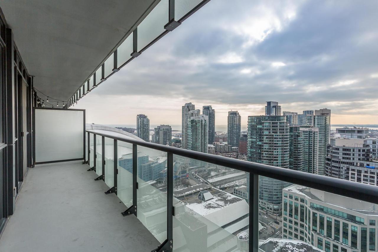 Toronto Rooms And Suites Condos Exterior photo